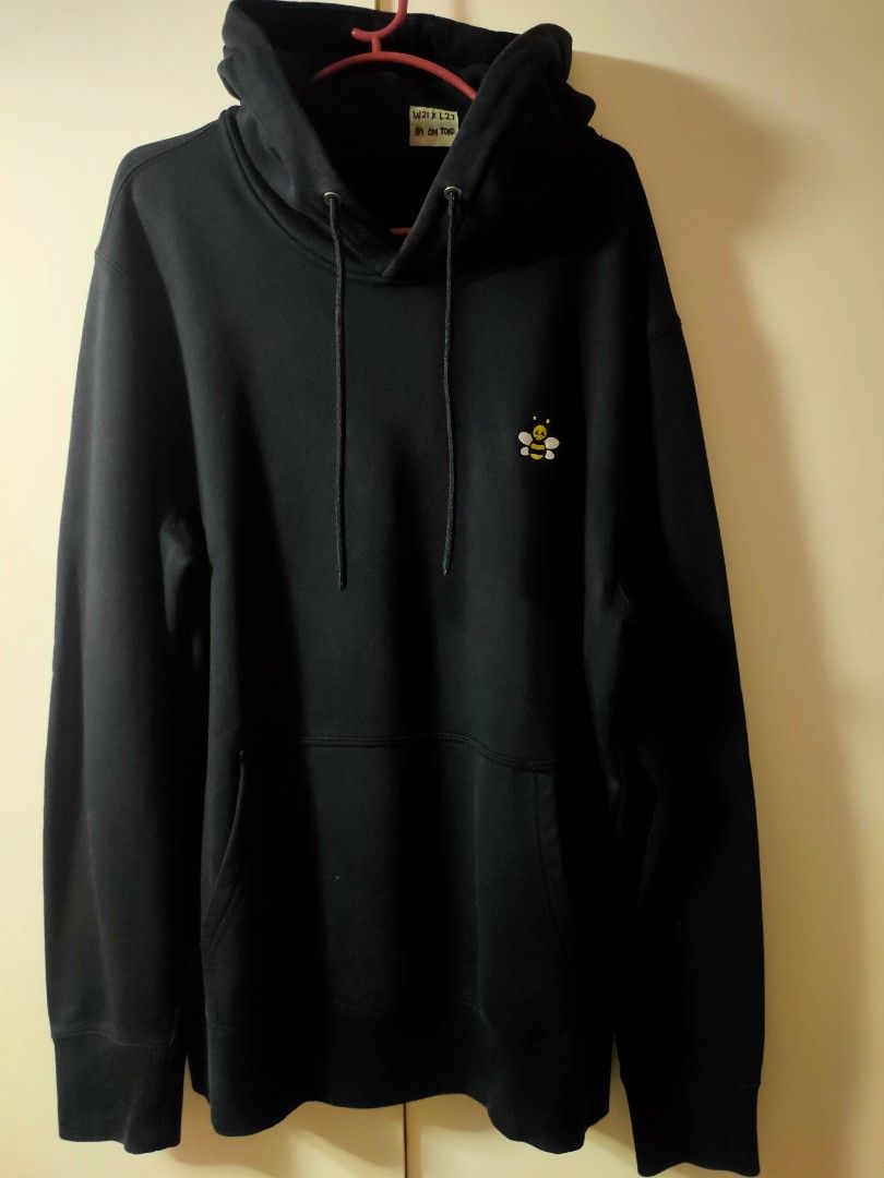 Dior Homme Hoodie Jacket (Category: Luxury Apparel) located in Cavite. Submitted by firstclassthrift (Listing ID 1449426464, Image 1). Description: FS Dior Homme Hoodie Jacket Flaws No neck tag, pinutol lace sa Banda dulo, need wash heavy cloth Wash tags only available Size on tag M (W21 x L27) Price: 800 + Sf DM for those interested buyers.