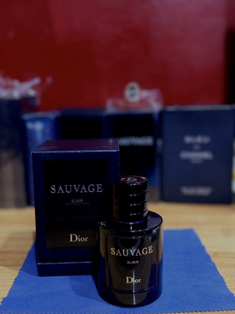 Dior Sauvage Elixir 60 ml bottle (Category: Fragrance & Deodorants) located in Manila. Submitted by zupershan (Listing ID 1449474659, Image 1). Description: - Dior Sauvage Elixir roughly 97-98% - Includes original box - Features a dark blue glass bottle - RFS Declutter.