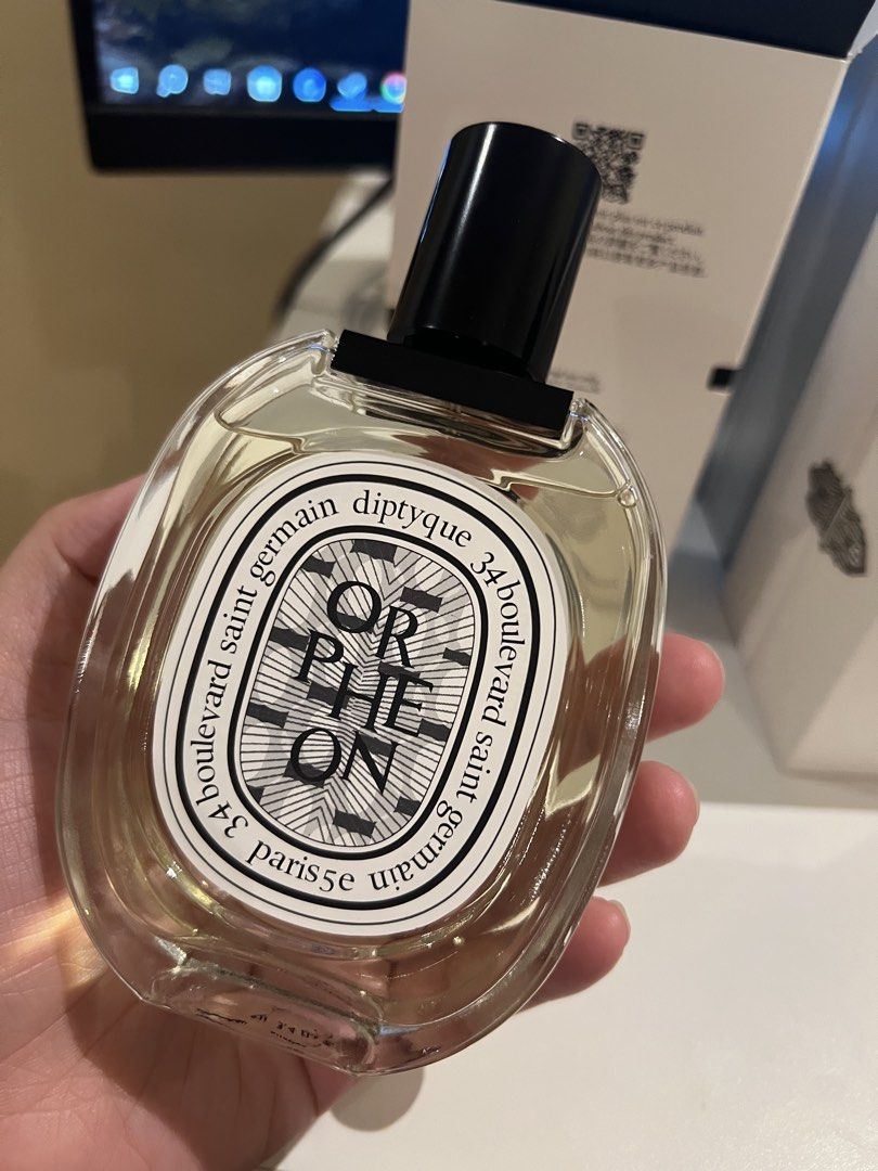 Diptyque Orphéon Eau de Toilette (Category: Fragrance & Deodorants) located in Makati City. Submitted by topfrags (Listing ID 1449454737, Image 3). Description: Scent Notes: Juniper berry, powdery iris, jasmine, tonka bean, and warm cedarwood. Ideal Usage Occasion: Cocktail lounges and cool autumn evenings. Inspired by a historic Parisian night bar, this woody, tobacco-tinged powder scent pairs exquisitely with dark bars, jazz clubs, or smart-cas