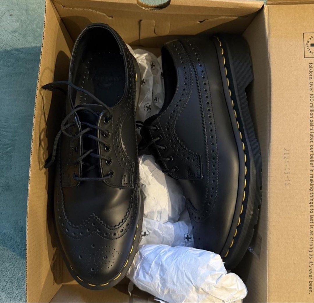 doc martens 3989 (Category: Women's Shoes) located in Brisbane. Submitted by meganmlr (Listing ID 1449339987, Image 3). Description: Worn once but don’t fit correctly. No tags but still have the box unisex shoe - EU 41.