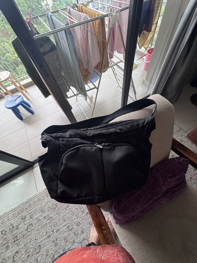 Doona Essentials Bag (Category: Strollers) located in Kuala Lumpur. Submitted by aepreloved (Listing ID 1449423539, Image 2). Description: .
