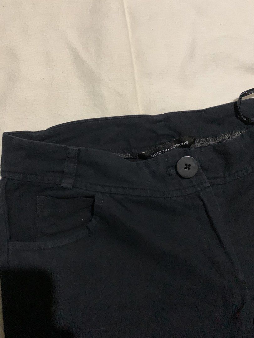 Dorothy Perkins Black Trousers (Category: Other Bottoms) located in Bulacan. Submitted by solsic (Listing ID 1449504183, Image 2). Description: - Brand: Dorothy Perkins - Color: Classic Black - Size: 8 (Philippine sizing) / EUR 36 -Waistline: 28” - Length: 38” -Leg opening: 10” Well used, perfect for casual attire Tokong vibes Issue: Mine: 80 plus SF Courier: J&T/Lalamove. Payment: Gcash / Maribank Meet upSJDM Bulacan up to Sm Tungko Sure seller 