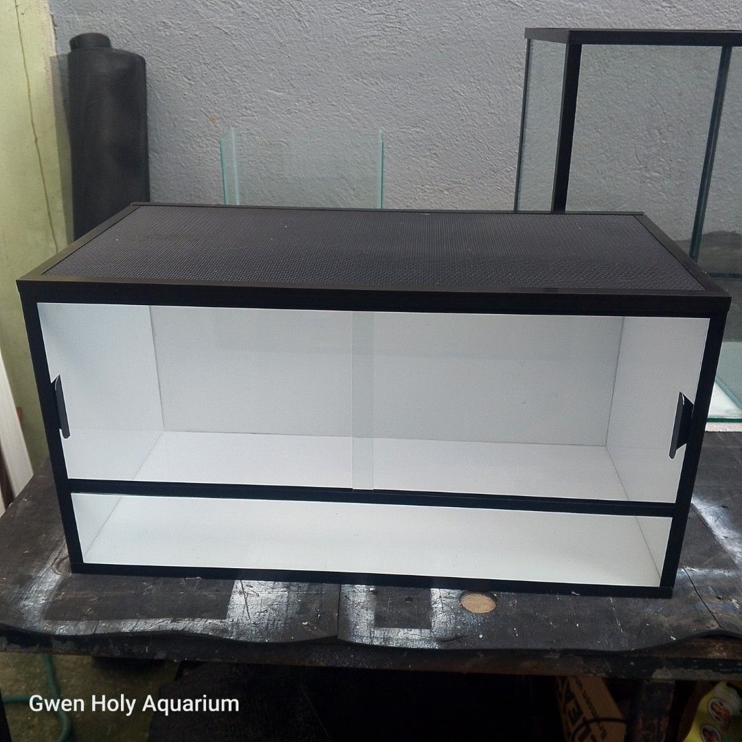 Enclosure for reptile (Category: Homes & Other Pet Accessories) located in Valenzuela. Submitted by akienakakui (Listing ID 1449350463, Image 1). Description: made to order with leadtime 5-7 days 20x10x10 pvc/glass reptile enclosure loc. bignay valenzuela.