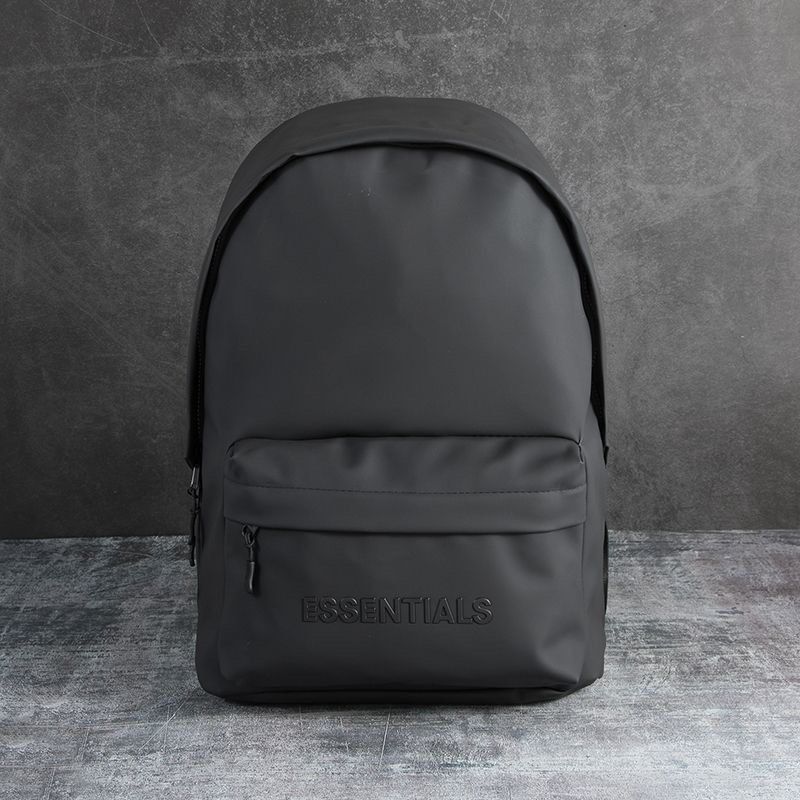 Essentials backpack （分類：背包）位於 Hong Kong。 由 resell.hubhk 提交（商品編號 1449509153，圖片 2）。簡介： 25 piece in stock Brand new Buy 3 get 1 free 20% on next order if buy now 。