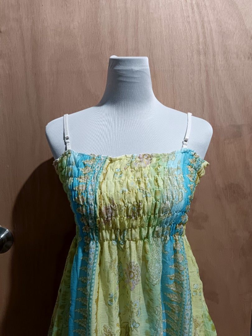 Fairy style mesh Paisley top (Category: Sleeveless) located in Davao. Submitted by mln-boutique (Listing ID 1449502380, Image 2). Description: Size - medium good condition.