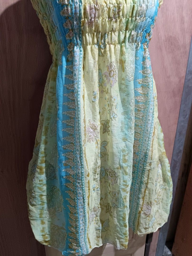 Fairy style mesh Paisley top (Category: Sleeveless) located in Davao. Submitted by mln-boutique (Listing ID 1449502380, Image 3). Description: Size - medium good condition.