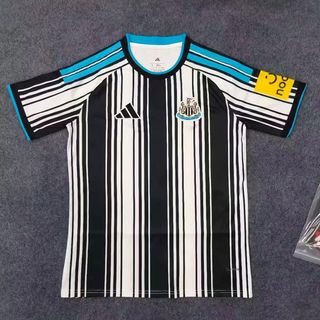 (Category: ) located in . Submitted by TheFootballKits (Listing ID 1449504272, Image 1). Description: .