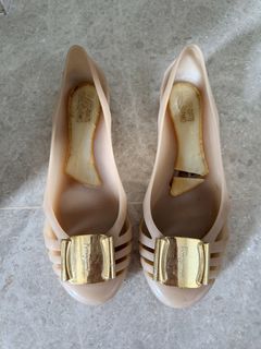 (Category: ) located in . Submitted by closet__x (Listing ID 1449341663, Image 1). Description: .