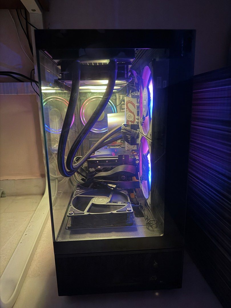 Fish tank Gaming PC508447465009336321