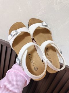 (Category: ) located in . Submitted by mandts_closet (Listing ID 1449482197, Image 1). Description: .