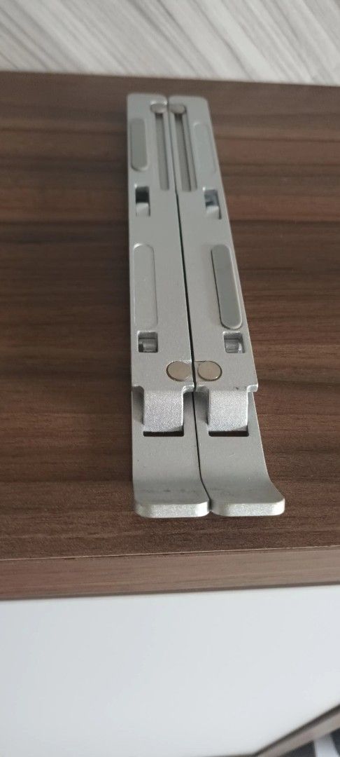 Foldable laptop stand ..can adjust height and width508291929300674561