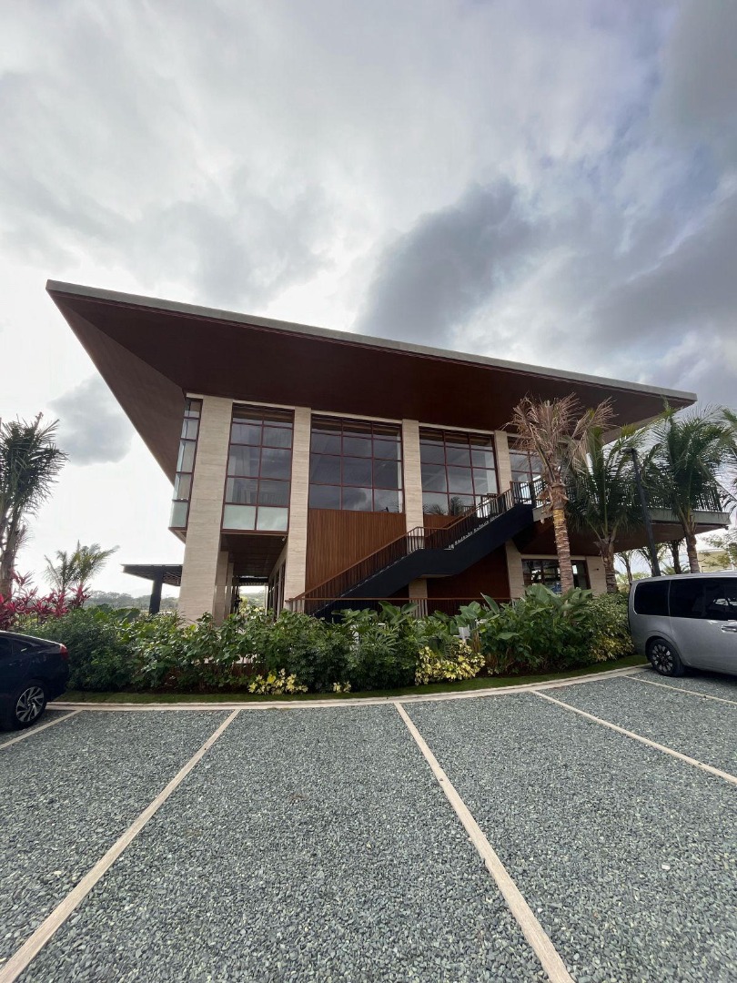 (Category: ) located in . Submitted by REMAXCapital (Listing ID 1449351351, Image 1). Description: .