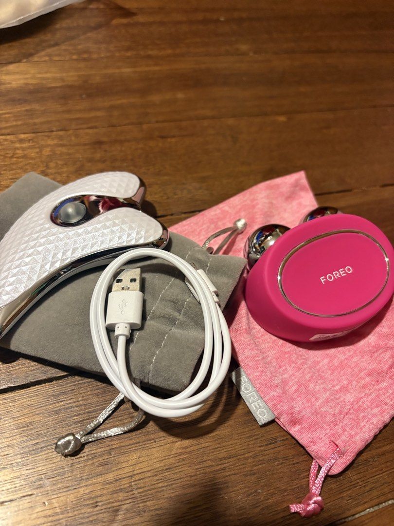 Foreo Bear and facial massage device (Category: Massage Devices) located in Las Pinas. Submitted by preslee.moore (Listing ID 1449473114, Image 1). Description: Foreo bear and facial massage combo. Foreo bear is barely used and Facial massage is used for 3 days only Rfs: ortho has not advised me using this until after my braces.