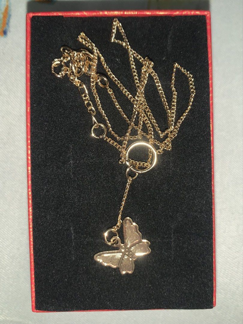 Gold butterfly pendant necklace (Category: Necklaces) located in Dasmarinas. Submitted by swiftstar_ce788c (Listing ID 1449414291, Image 3). Description: Brand new Never been used Lightweight Elegant 200 pesos only Box not included.
