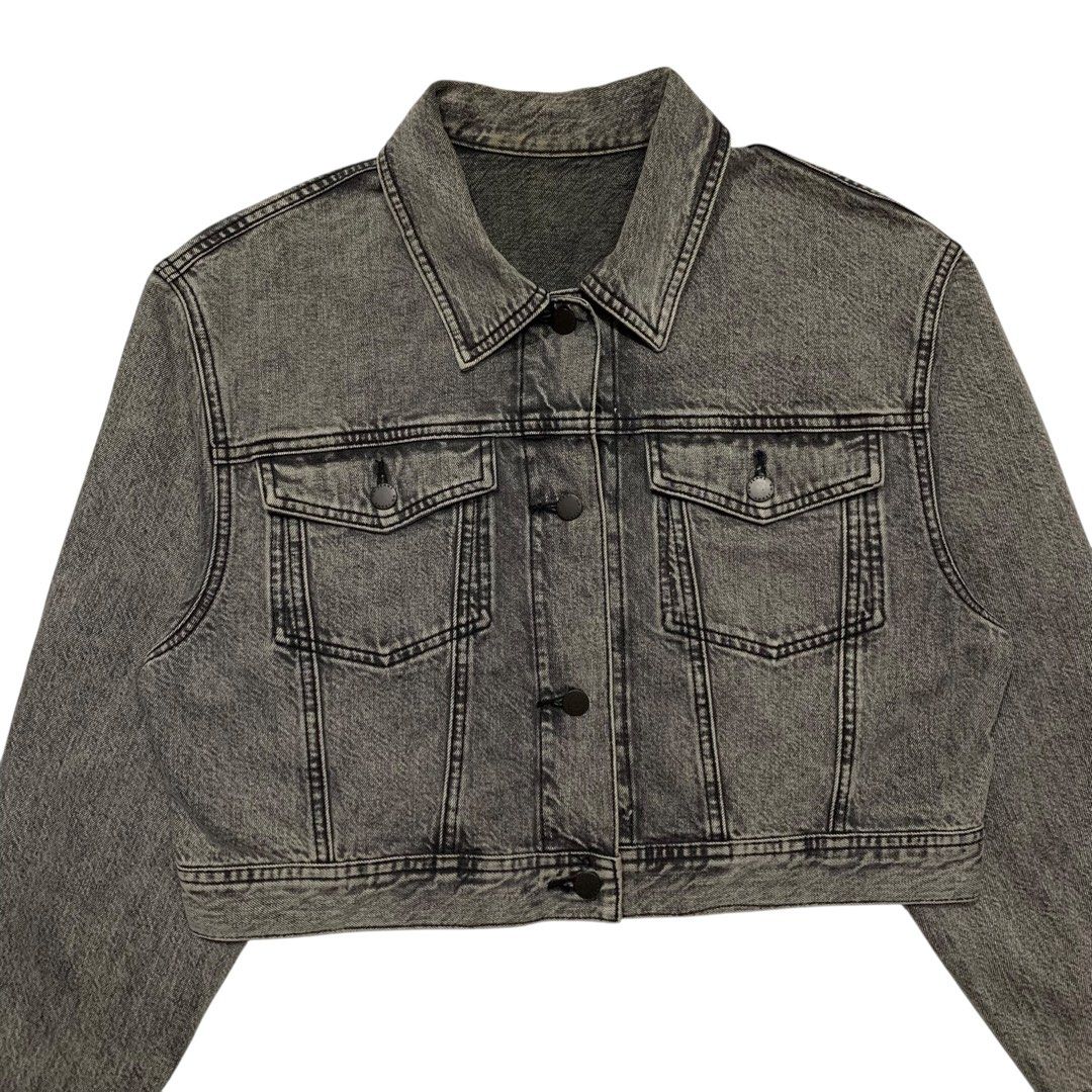 GU Japan Buttondown Cropped Denim Jacket (Category: Coats, Jackets and Outerwear) located in Baguio. Submitted by thesecretshop_ph (Listing ID 1449399118, Image 2). Description: Size: XL Lenght: 19” Width: 21” Issue: .
