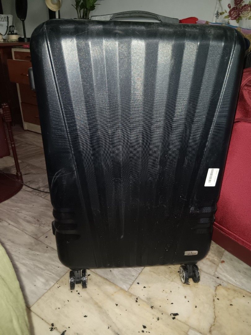 Hardcase luggage (Category: Luggage) located in Manila. Submitted by yumirayu (Listing ID 1449372057, Image 1). Description: .