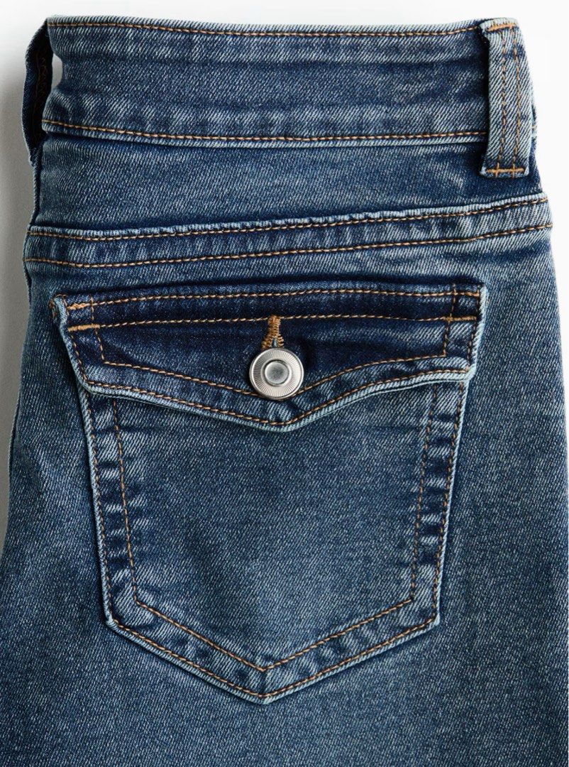 H&M Blue Flared Jeans Low Waist (Category: Jeans) located in Quezon City. Submitted by dietmountaindew_00 (Listing ID 1449498606, Image 3). Description: - Classic blue flare jeans - Low-rise fit - Altered to fit 5’2” height - Distressed wash for a vintage look - Two front pockets and two back pockets - US size 6; Eur 38 - Sf c/o buyer - Loc: QC.