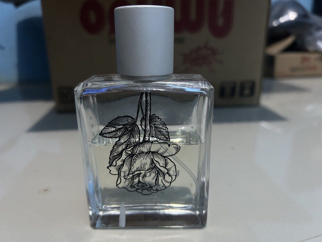 HMNS Unrosed (Kategori: Parfum, Kuku & Lainnya) berada di Jakarta Pusat. Dikirim oleh clevedeer (ID iklan 1449336749, Gambar 1). Deskripsi: exp tertera no box .
