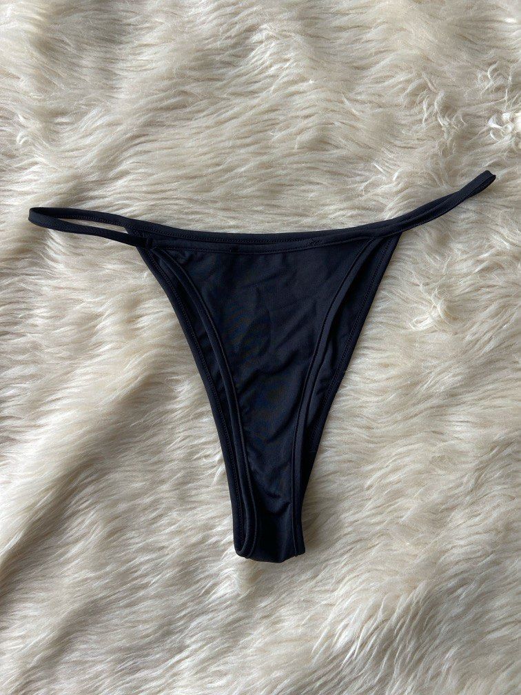 i.am.gia black bikini bottom (Category: Activewear) located in Pasig City. Submitted by sandace (Listing ID 1449332843, Image 2). Description: Authentic .