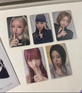 （分類：）位於 。 由 kpop_830 提交（商品編號 1449346881，圖片 1）。簡介： 。