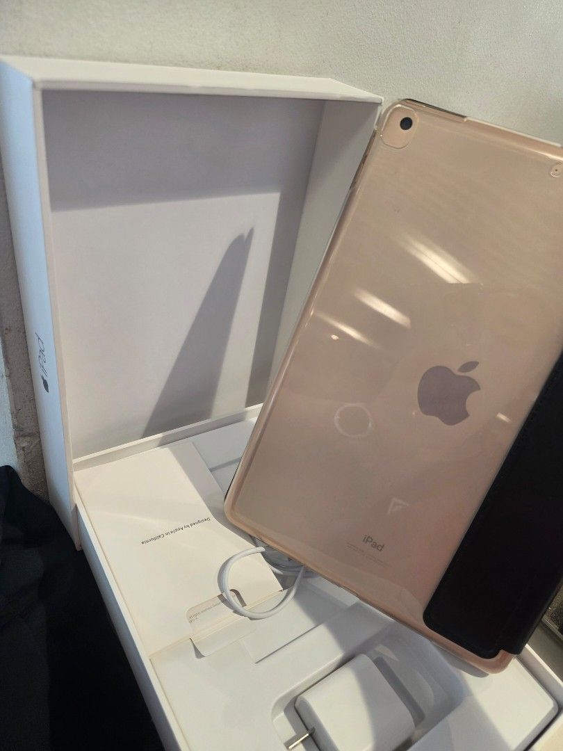 Ipad 6th gen wifi (Category: iPad) located in Quezon City. Submitted by ConsumerGoodies (Listing ID 1449469809, Image 1). Description: .