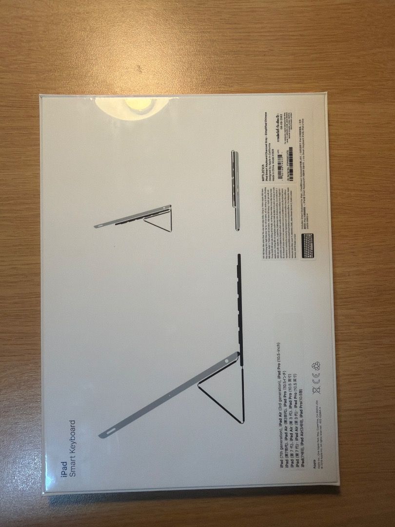 iPad Smart Keyboard Charcoal Gray508428970508298241