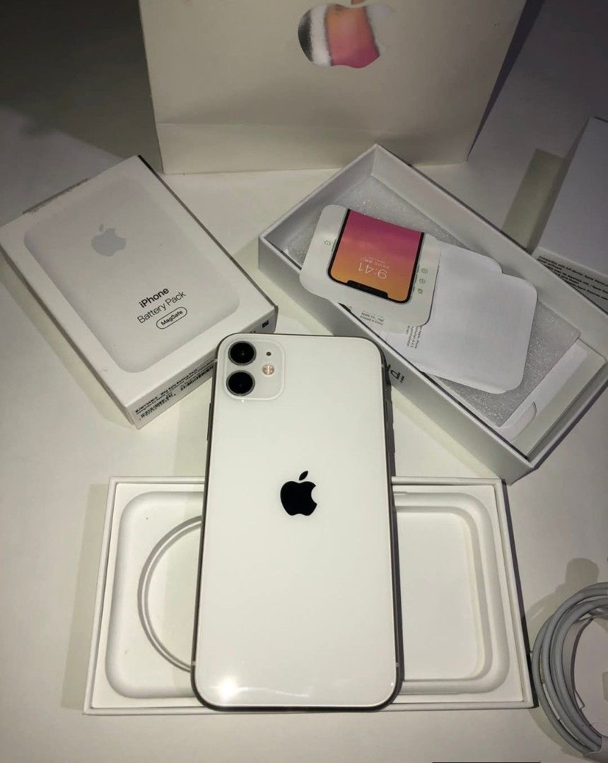 IPhone 11 (Category: iPhone 11 Series) located in Manila. Submitted by sadmisa (Listing ID 1449527708, Image 1). Description: 6k nlng iphone 11 white 256gb Almost new gift of my son. Brandnew ko ito.natanggap 1year ago. 2months ko.lng nagamit kaya halos bago pa talaga 100% batt h. no issue.