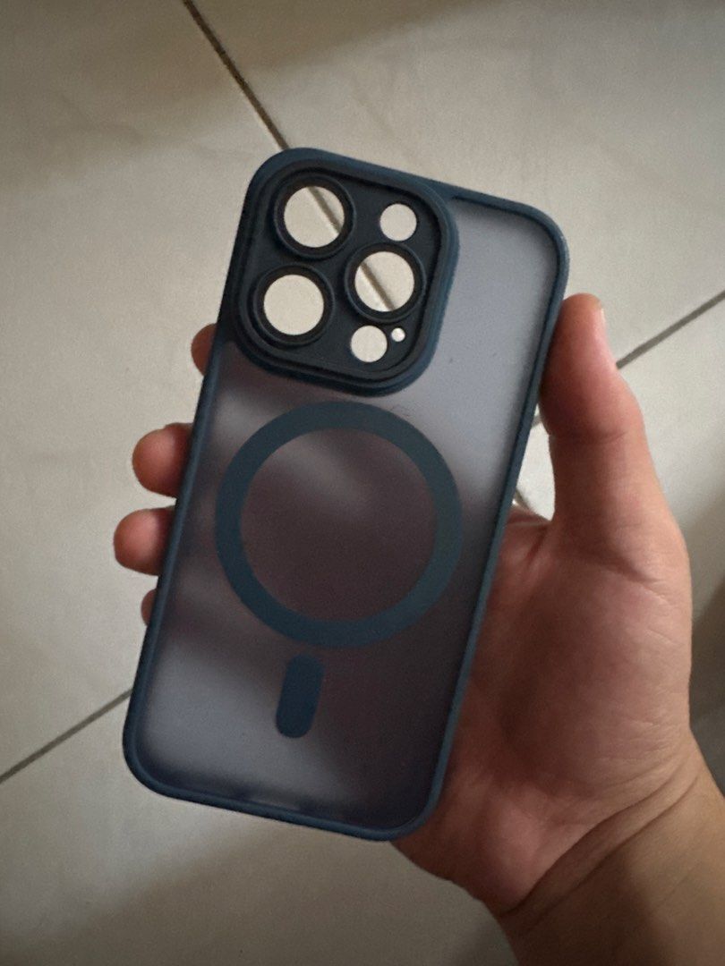 iPhone 15 Pro Case (Lens Protector includes) (Category: Cases & Covers) located in Ipoh. Submitted by butterhead713 (Listing ID 1449335037, Image 1). Description: Case untuk iphone 15 pro. Case cun dan memang dah ada lens protector bagi tiga2 camera phone, jadi tak paya risau or beli lagi lens protector untuk phone. Masa beli 35+, sekarang dah bg murah2 je.
