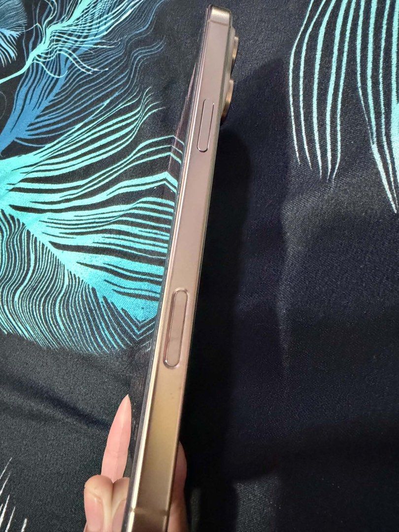 Iphone 16 promax (Category: iPhone 16 Series) located in Manila. Submitted by lbiliran1346900 (Listing ID 1449473468, Image 2). Description: Smooth na smooth pa.