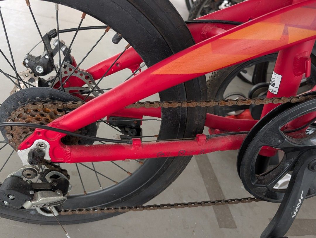 JAVA Folding Bicycle Red (Category: Bicycles) located in Singapore. Submitted by holloww (Listing ID 1449533436, Image 3). Description: - Red JAVA folding bike - 20-inch wheels - Front and rear disc brakes - Comes with a basket - Ideal for commuting and casual rides - Ready for a new owner - Condition as what you see.