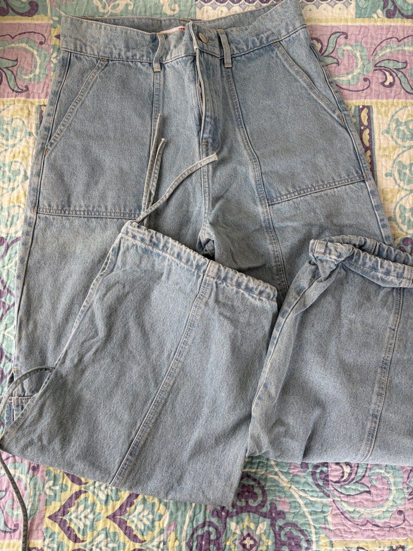 JustG Light Blue Washed Tieable Cutesy Jeans (Category: Jeans) located in Calamba. Submitted by sphc.mln (Listing ID 1449389479, Image 3). Description: Jeans tie from around the knee downwards..