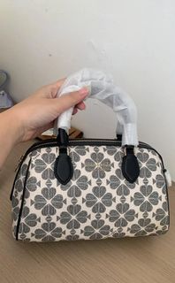 (Kategori: ) berada di . Dikirim oleh luxe_bagid (ID iklan 1449347305, Gambar 1). Deskripsi: .