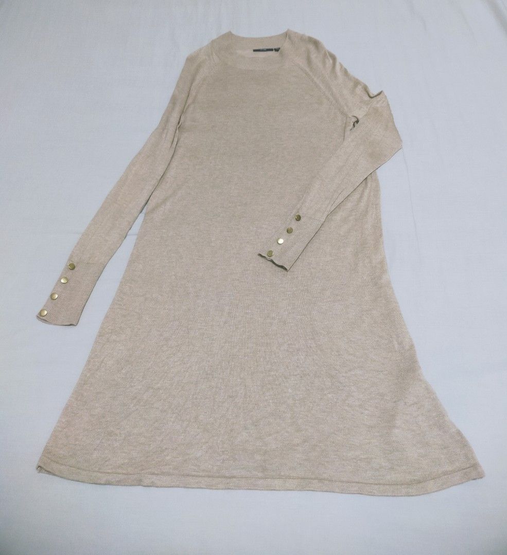 Kiabi Bodycon Khaki Long Sleeves (Category: Dresses) located in Quezon City. Submitted by mcmp1216 (Listing ID 1449450035, Image 1). Description: Like New Khaki in color Medium size A subtly figure-hugging dress with its bodycon fit and accessorized with gold buttons. - Midi dress - Bodycon fit - High ribbed neck - Long sleeves - Ribbed knit - Hammered gold-tone buttons at the cuffs For reference see 2 last photos. - Back length: approximately 12