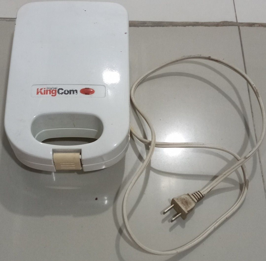 KINGCOM SANDWICH BREAD TOASTER & INNER POT FOR RICE COOKER (Category: Breadmakers) located in Cavite. Submitted by scenenumber9 (Listing ID 1449351797, Image 2). Description: WORKING NEEDS CLEANING AS IS WHAT YOU SEE IS WHAT YOU GET BROKEN LOCK ONLY PERO NAKAKALUTO NACCLOSE PA DIN FIXED PRICE POSTED NO HAGGLING MINE NOW PAY NOW FIRST TO PAY BASIS NO RESERVATIONS ❗ ❗DO NOT OFFER IF YOU STILL HAVE QUESTIONS TO ASK & NOT YET READY TO PAY ❗❗ ONCE YOU