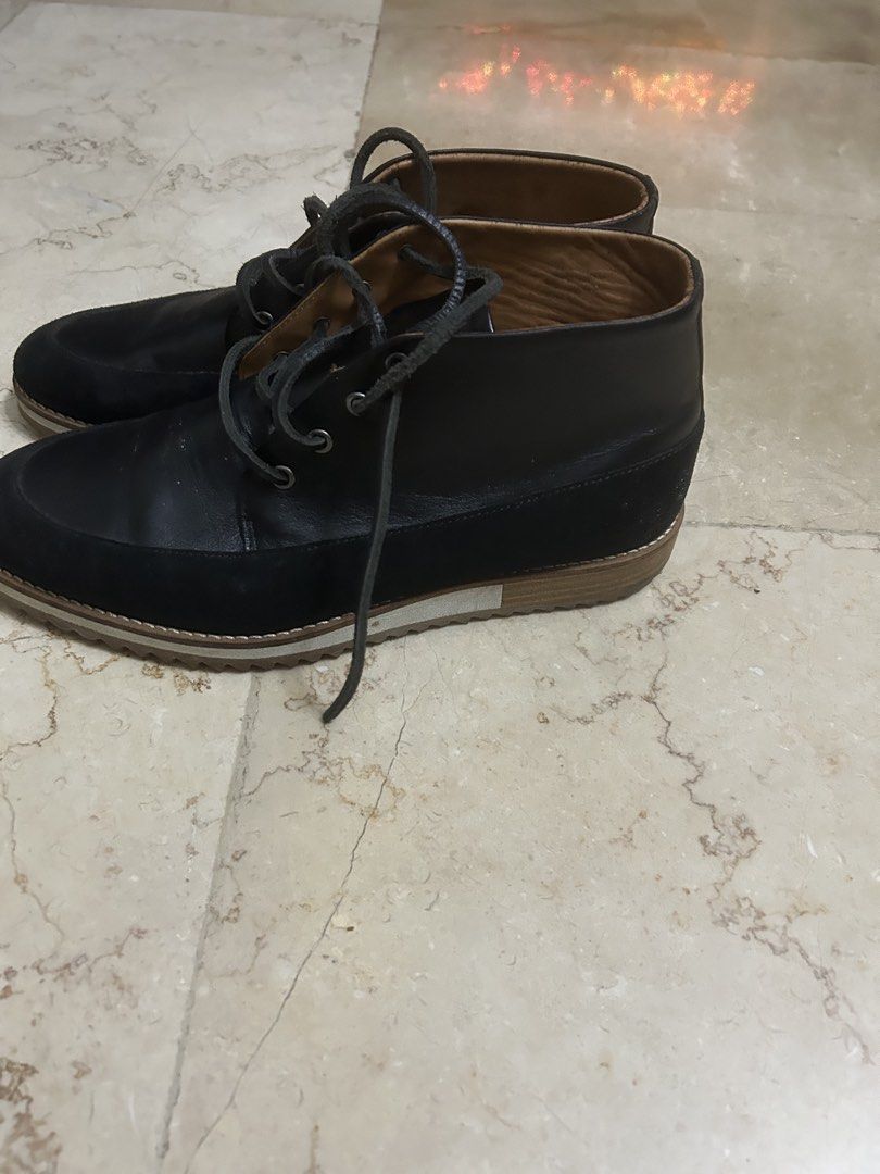 leather shoe ankle high cut (Category: Announcements) located in San Juan City. Submitted by HannaRuby (Listing ID 1449438776, Image 3). Description: Brand PIOLA Imported SIZE 40 europe 9 US.