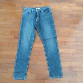 (Category: ) located in . Submitted by preloved_mart (Listing ID 1449340913, Image 1). Description: .