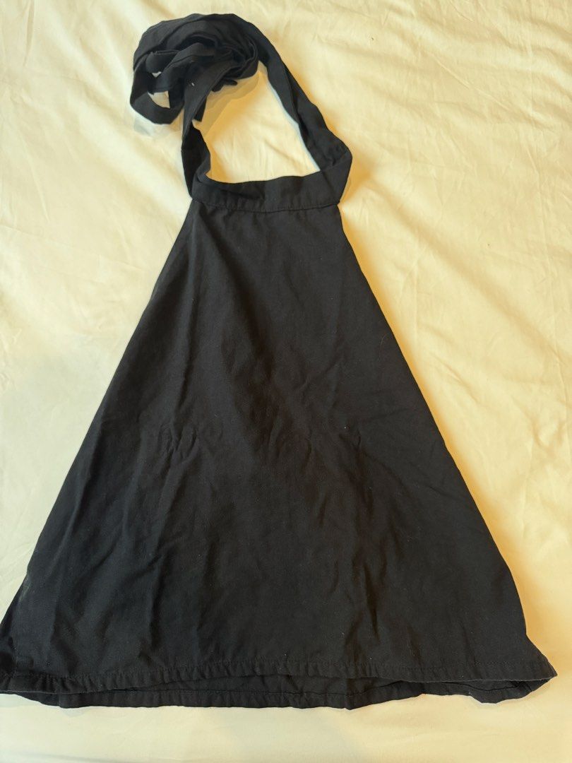 Linen Halter Neck Top (Category: Sleeveless) located in Quezon City. Submitted by Tofulog (Listing ID 1449480156, Image 1). Description: rfs: declutterring issue: none size: medium loc: Pasong Putik, QC/Makati .