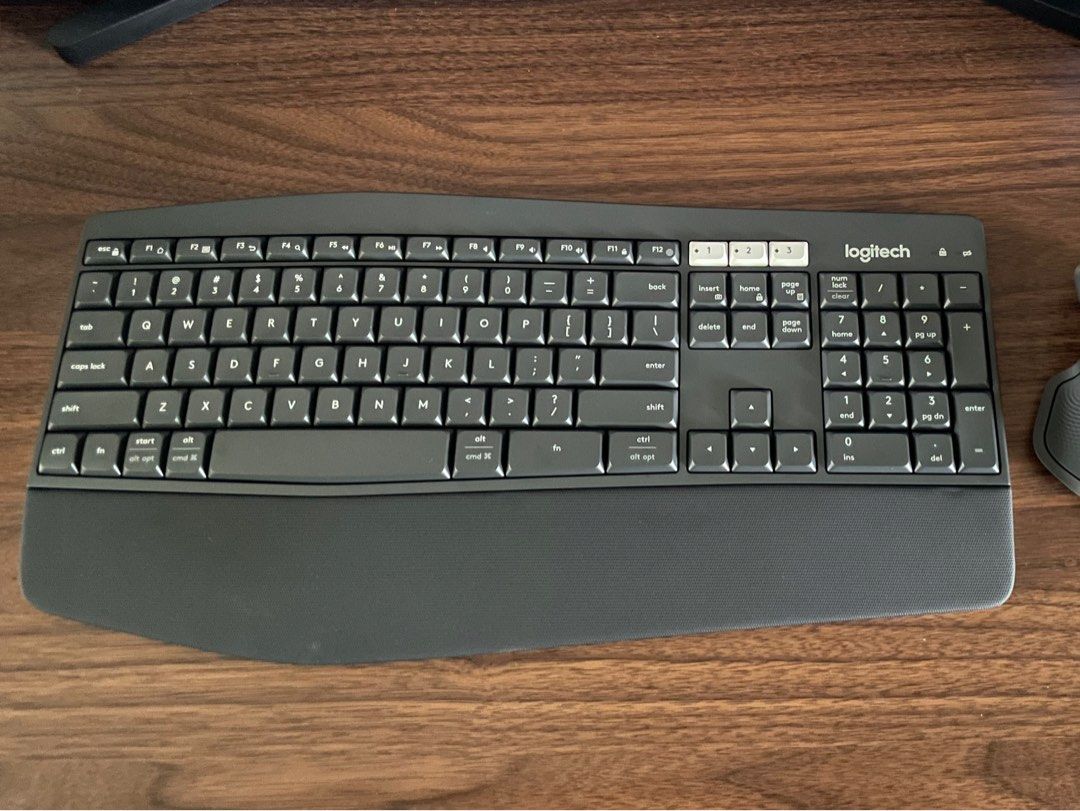 Logitech MK850 Wireless Keyboard - Multi Device (Category: Computer Keyboard) located in Klang. Submitted by muammarhrs (Listing ID 1449438265, Image 2). Description: - Not come with box - Not come with receiver, enough of bluetooh - Used with care and only 2.5 months of used - All keys still function - reason to sell: upgrade .