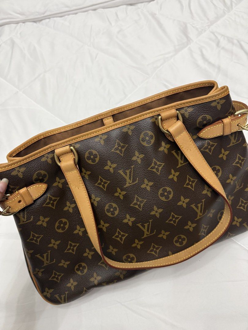 Louis Vuitton M51154 Batignolles Horizontal Tote Bag Monogram Canvas (Category: Luxury Bags & Wallets) located in Quezon City. Submitted by travelogueph (Listing ID 1449486449, Image 2). Description: .