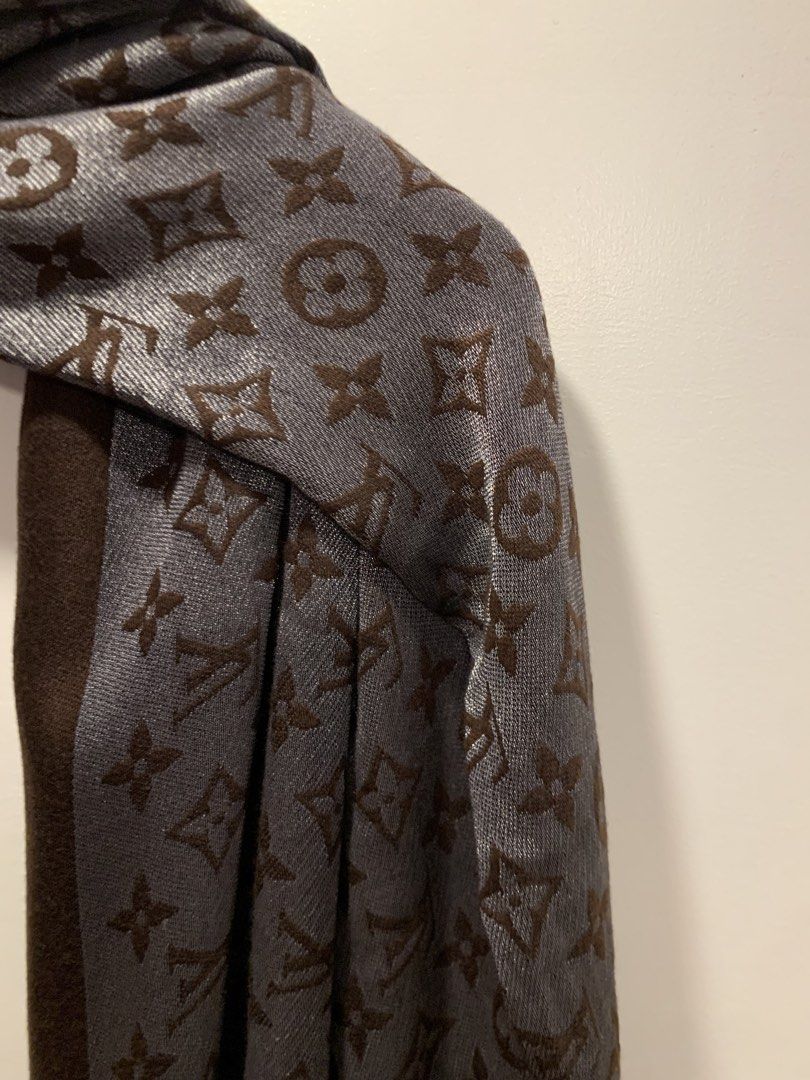 Louis Vuitton Monogram Scarf (Category: Luxury Accessories) located in Bacolod City. Submitted by moboandmoga (Listing ID 1449437651, Image 2). Description: Louis Vuitton Monogram Scarf Excellent Condition!.