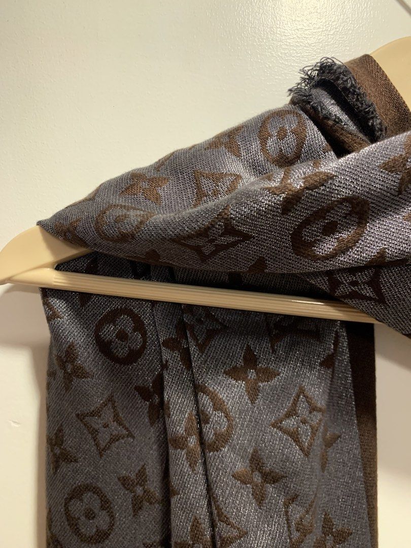 Louis Vuitton Monogram Scarf (Category: Luxury Accessories) located in Bacolod City. Submitted by moboandmoga (Listing ID 1449437651, Image 3). Description: Louis Vuitton Monogram Scarf Excellent Condition!.