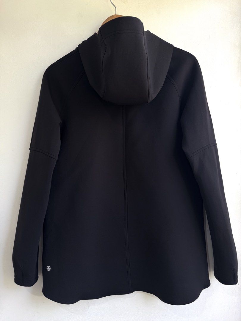 Lululemon Embrace The Space Hood (Category: Coats, Jackets and Outerwear) located in Cavite. Submitted by chevpthrillaah (Listing ID 1449343523, Image 3). Description: Authentic No flaws Genuine Excellent Condition .