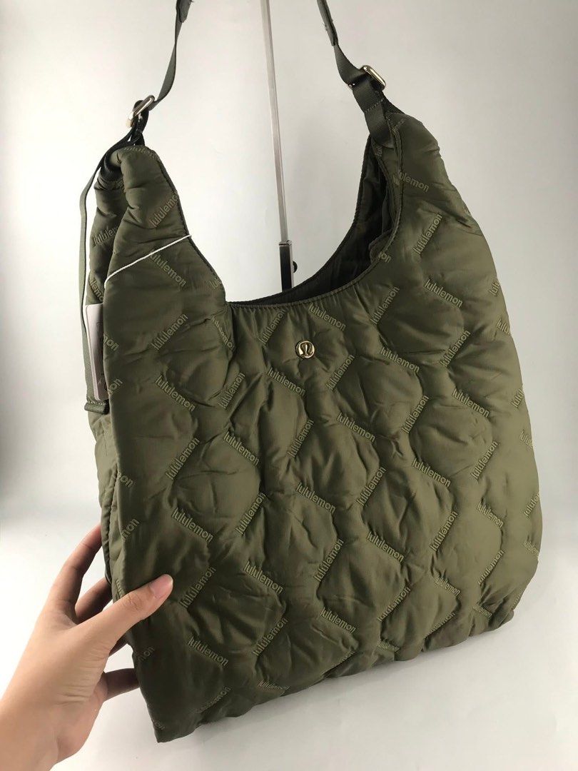 Lululemon Quilty Pleasures Shoulder Bag 14L (Category: Shoulder Bags) located in Binan City. Submitted by pinkykeenshop (Listing ID 1449386465, Image 2). Description: .
