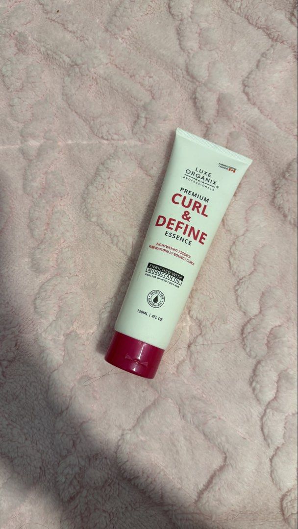Luxe Organix Premium Curl & Define Essence 120ml (Category: Hair) located in Valenzuela. Submitted by chnellaa (Listing ID 1449387325, Image 1). Description: Used 1x only. Not for me ang mag ayos ayos talaga ng hair.