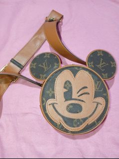 (Category: ) located in . Submitted by shoptokyothrift (Listing ID 1449430562, Image 1). Description: .