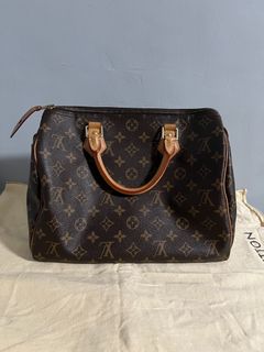 (Category: ) located in . Submitted by centric_luxe (Listing ID 1449451559, Image 1). Description: .
