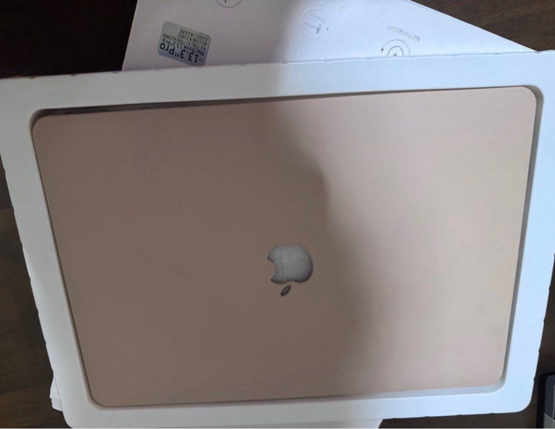 MACBOOK LAPTOP CASE (Category: Laptop Bags & Sleeves) located in Quezon City. Submitted by prelovedsaleitems (Listing ID 1449361034, Image 1). Description: .