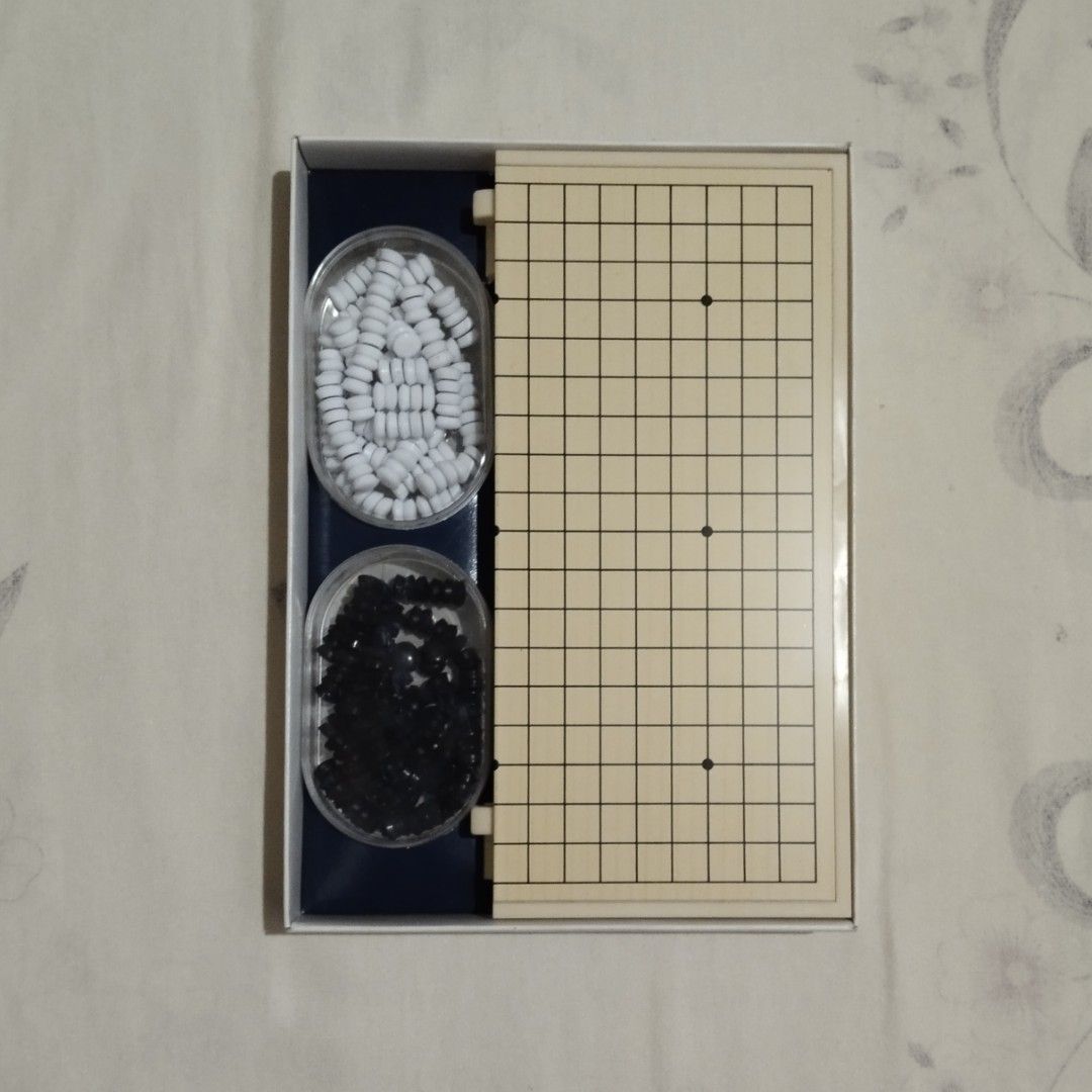 Magnetic Go Board (Category: Board Games & Puzzles) located in Padre Garcia. Submitted by zans_declutter (Listing ID 1449330732, Image 2). Description: the board itself is still good as new, yung box lang ang hindi.