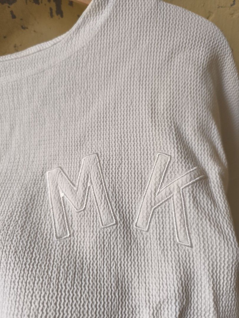 MAISON KITSUNE WAFFLE CUT AND SEW DROP SHOULDER (Category: Blouses) located in Cotabato. Submitted by sentimentalgoodz (Listing ID 1449406870, Image 2). Description: MAISON KITSUNE Waffle Cut and Sew Drop Shoulder Top 8.5/10 CONDITION SIZE 38 WOMENS NO FLAWS AUTHENTIC.
