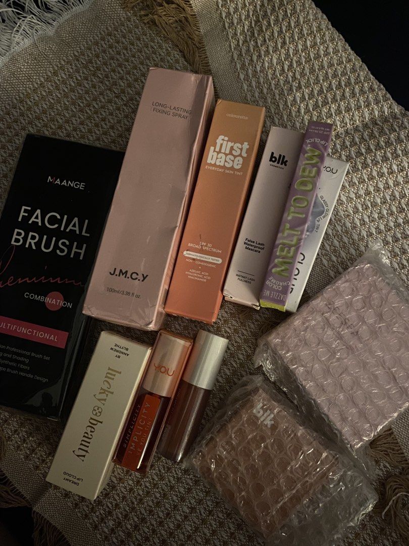 Makeup decluttering! 🌷 (Category: Makeup) located in Paranaque City. Submitted by ashleyvngl (Listing ID 1449414421, Image 1). Description: Brand new branded makeup (Lucky beauty, Y.O.U, BLK, JMCY, Maange, Colourette, etc.) • negotiable if sure buyer • for take all (perfect for makeup beginners!) • parañaque area • MOP via gcash or bank transfer • can do vc.